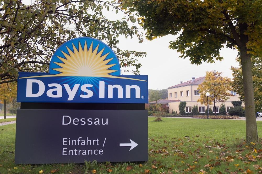 Days Inn Dessau Buitenkant foto